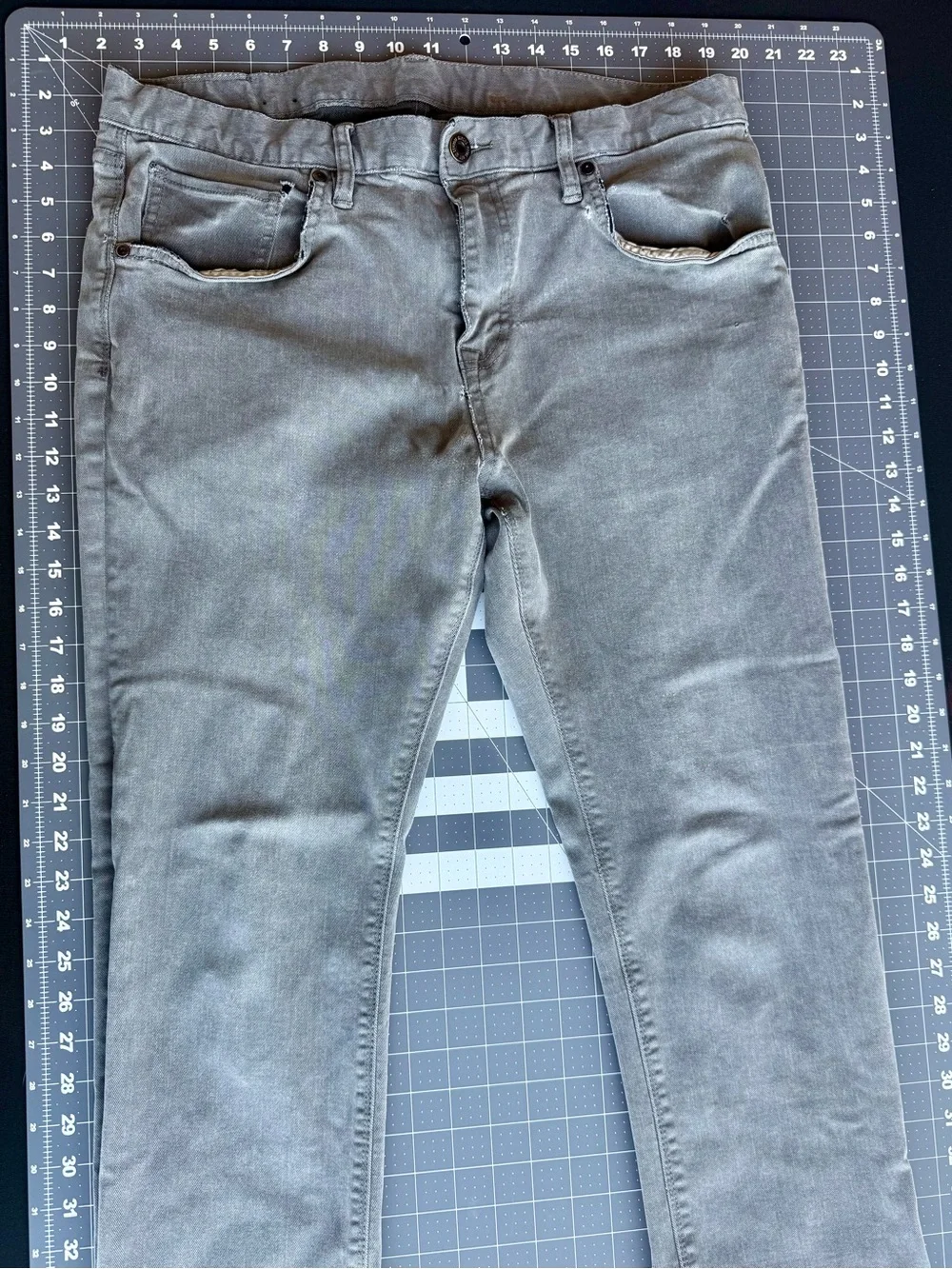 Roark HWY 133 Slim Straight Denim * Gray * Approx 34x32 or XL